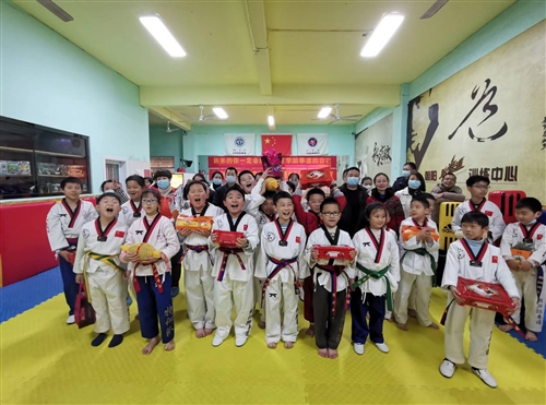 岳陽(yáng)朝陽(yáng)跆拳道|暑假班|武術(shù)散打|夏令營(yíng)開(kāi)啟報(bào)名啦!