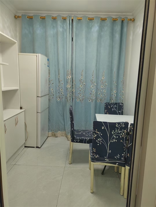 十四中學區房三室兩廳出租