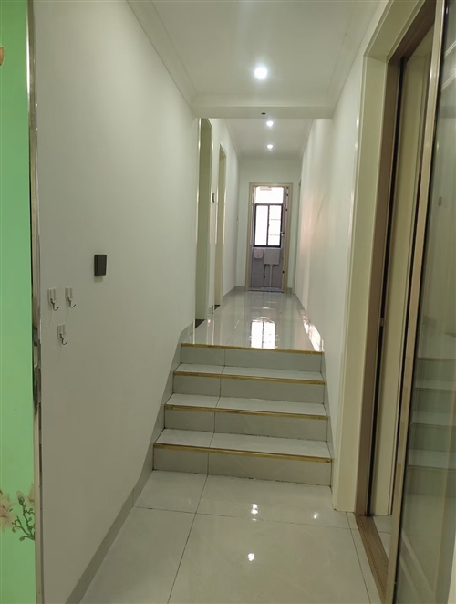 十四中學區房三室兩廳出租