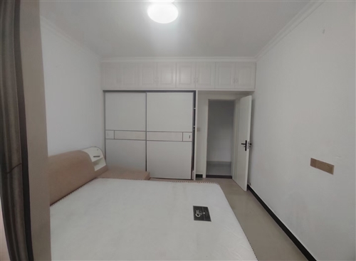 十四中學區房三室兩廳出租