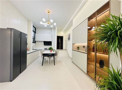 王家河附近園林小區(qū)全新裝修三房56萬(wàn)