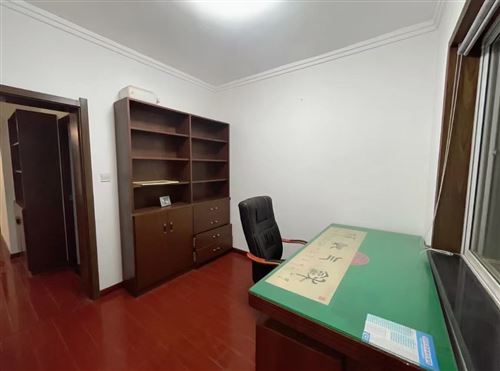 雷峰山紫園小區(qū)三房兩廳一衛(wèi)出租