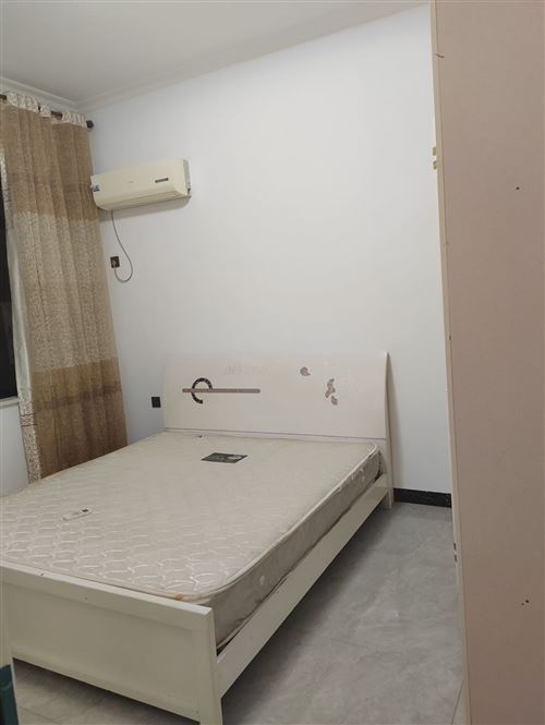 羊角山老居民點(diǎn)三室兩廳一衛(wèi)新房出租