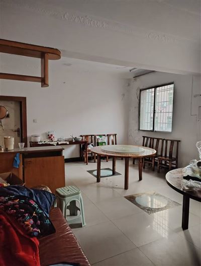 珞王街道辦事處(港九港旁邊)